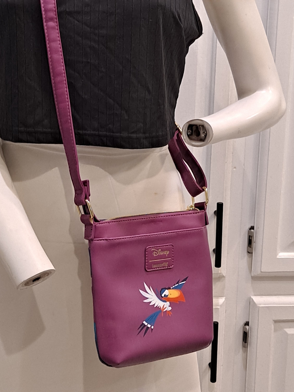 Loungefly Disney Magenta Kevin the Bird & Lion King Family Crossbody Bag - Picture 10 of 11